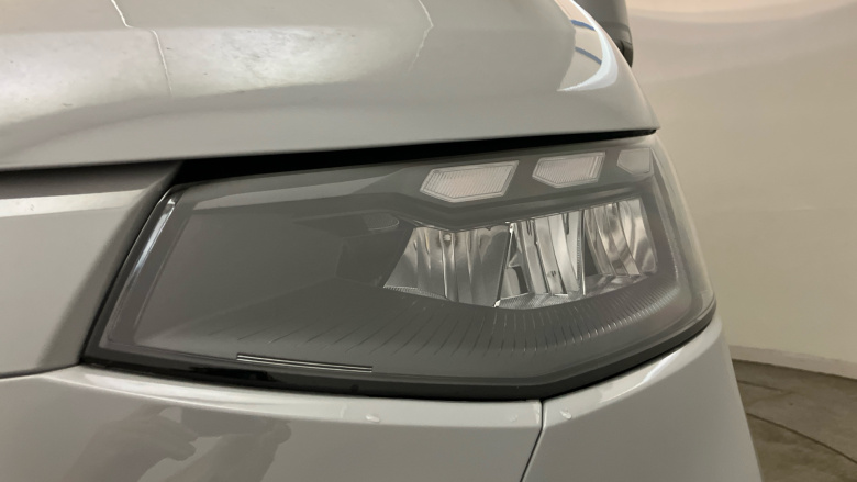 Volkswagen Transporter T32 Swb Electric 160kW 65kWh Commerce Pro Van Auto